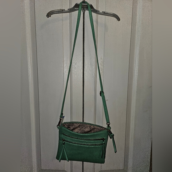 New mint green vegan leather crossbody purse with 3 outer & inner pockets - Picture 2 of 8